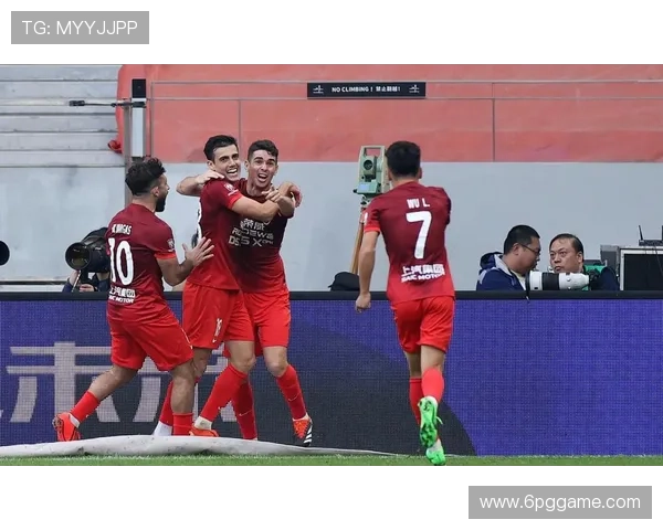 中超联赛精彩对决：亚泰队与对手的巅峰之战分析